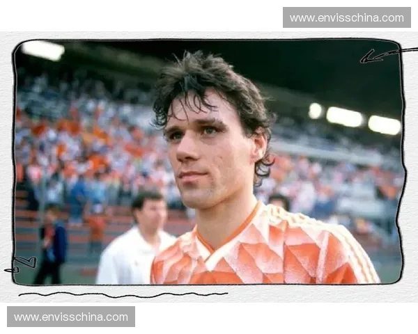 足球王者归来 探寻全球足坛传奇人物的辉煌与挑战